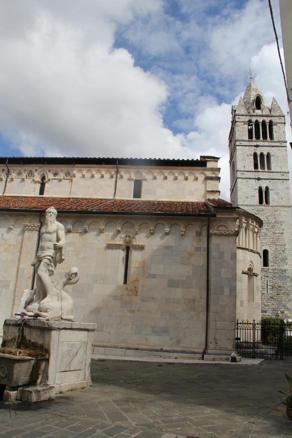 La Porta Sui Monti Di Luna Carrara Ngoại thất bức ảnh
