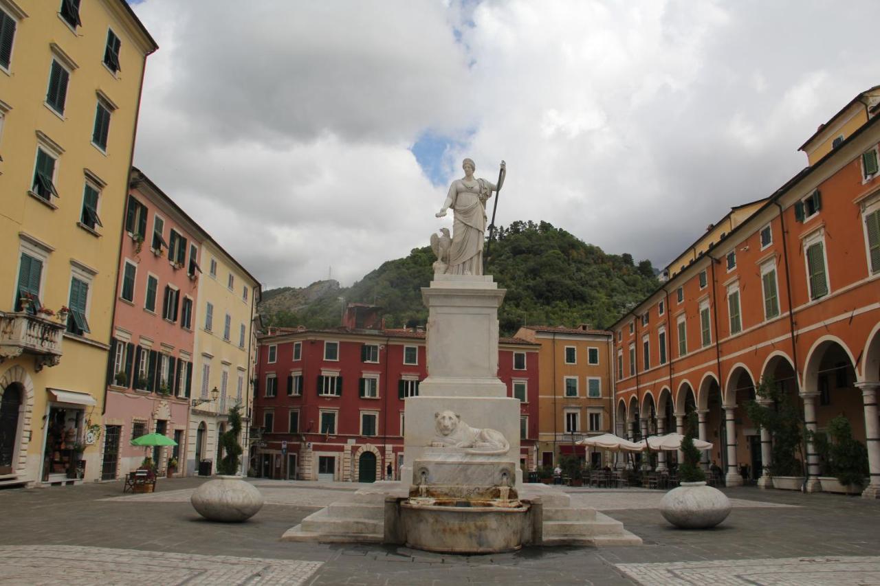 La Porta Sui Monti Di Luna Carrara Ngoại thất bức ảnh