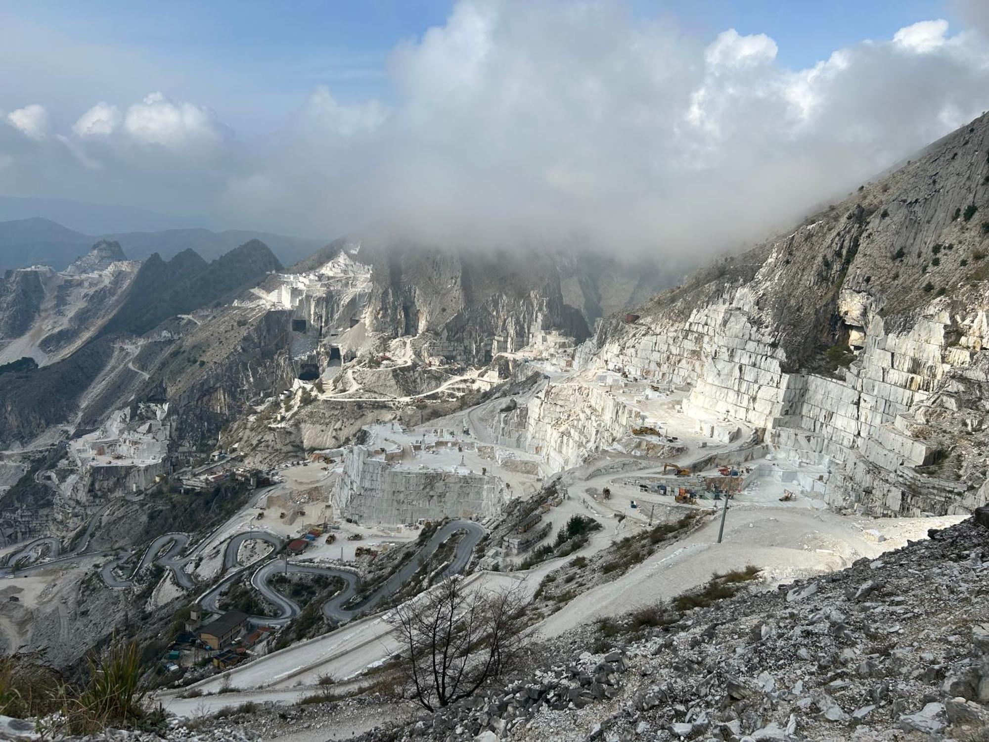La Porta Sui Monti Di Luna Carrara Ngoại thất bức ảnh